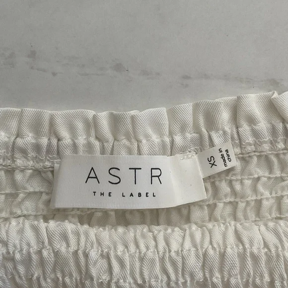 ASTR The Label Mason Smocked Puff Sleeve Top White - Picture 6 of 7